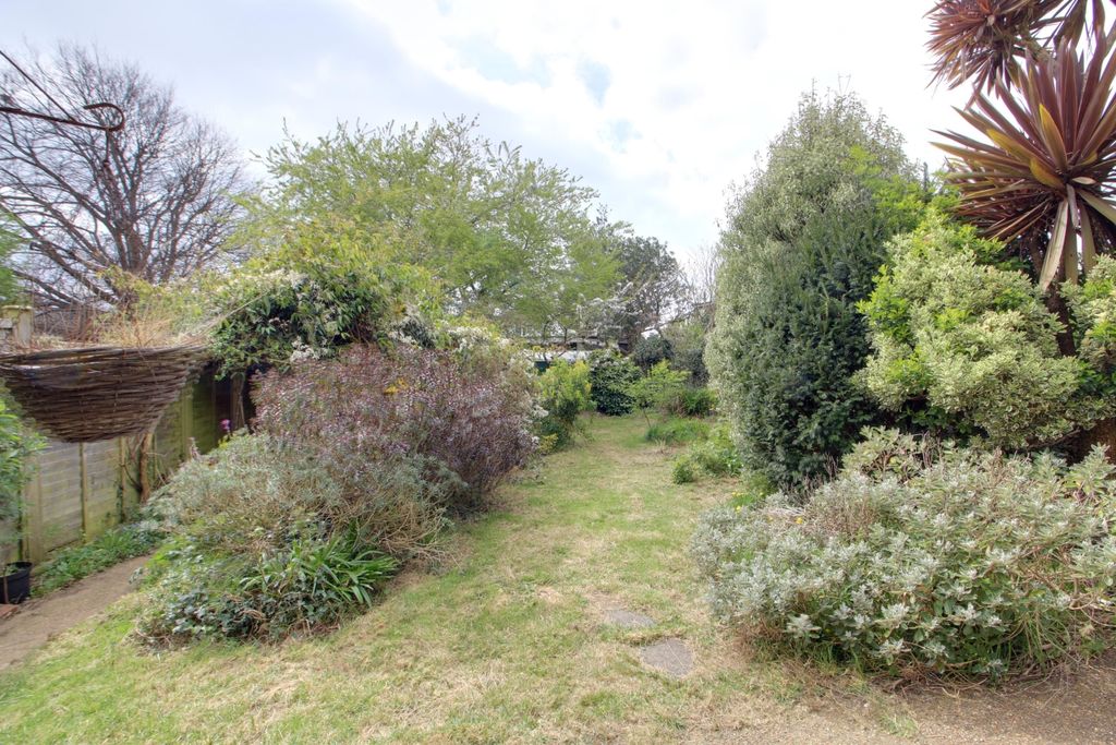 Property photo 3 of 14 Back Garden 1