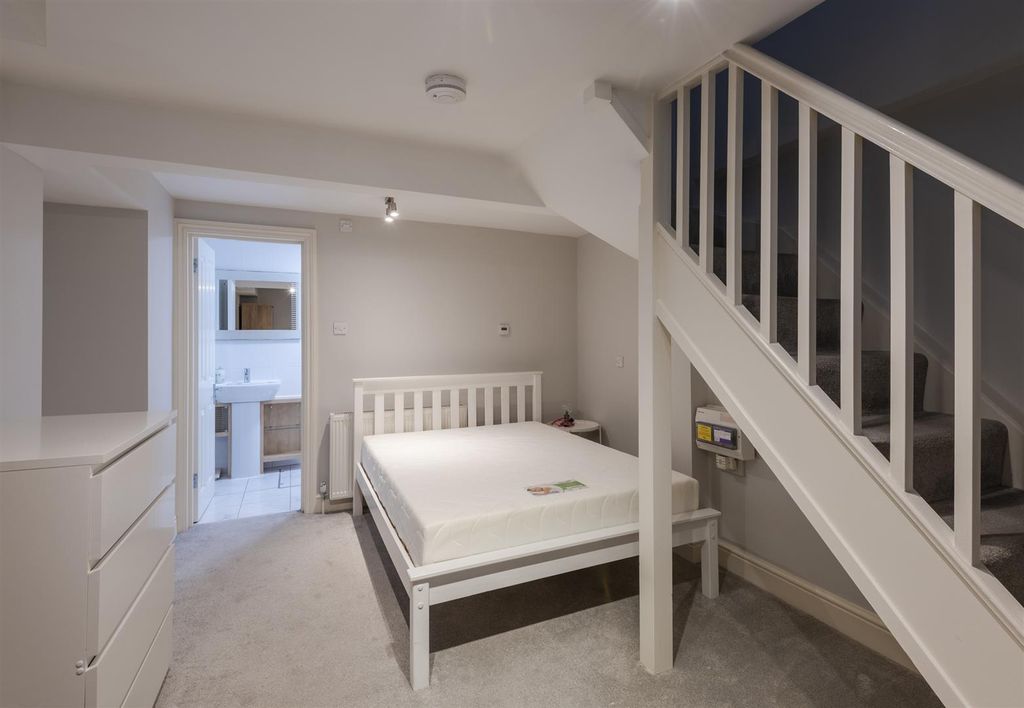 Property photo 3 of 13 4 Middle Street - Low Res - _Npp4919.Jpg