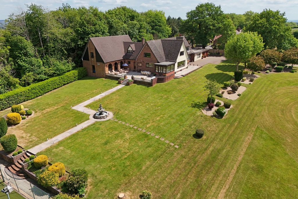 Property photo 1 of 61