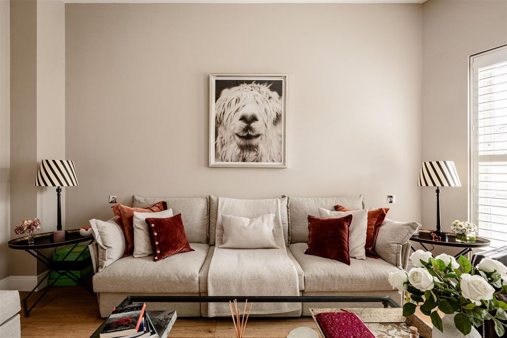 Property photo 2 of 31 Gayford Road-14.Jpg