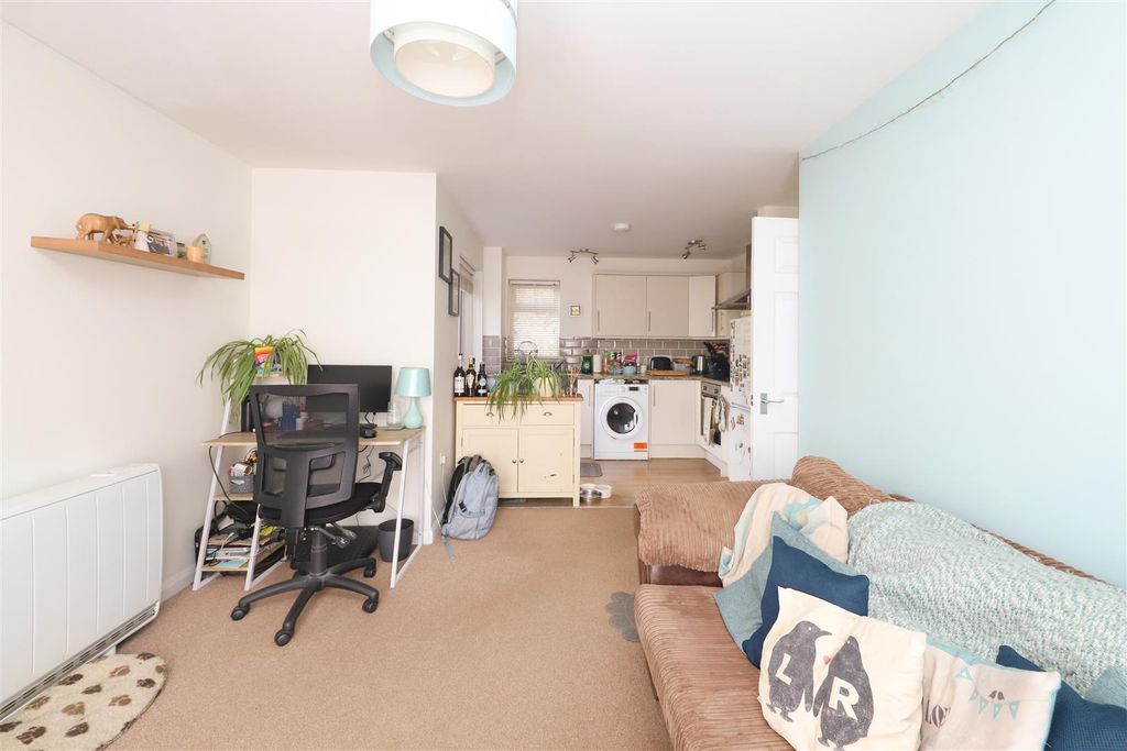 Property photo 3 of 12 Open Plan