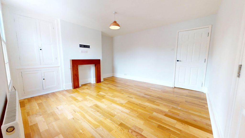 Property photo 3 of 18 4361915