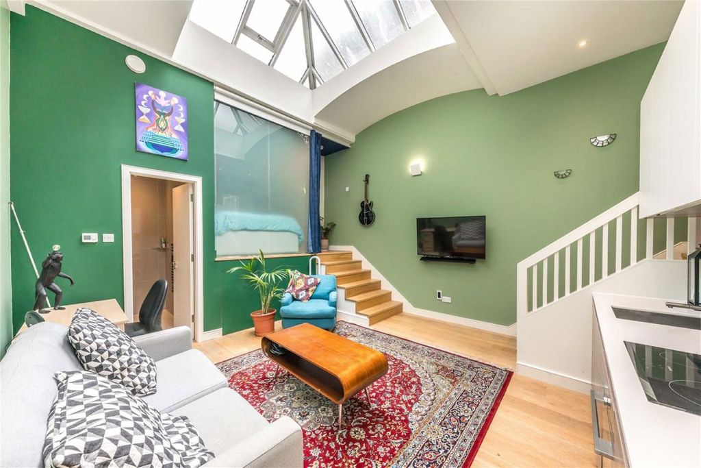 Property photo 3 of 11