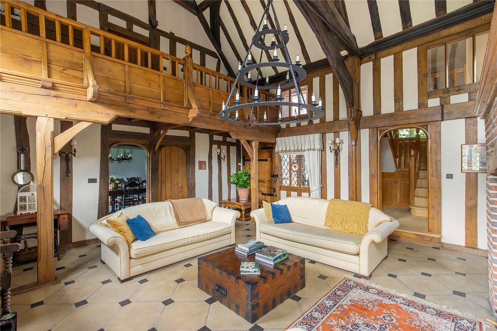 Property photo 2 of 20 Great Hall