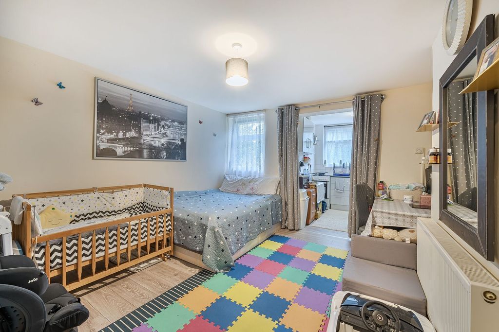Property photo 1 of 6