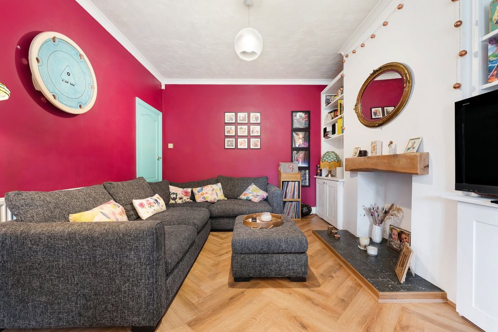 Property photo 3 of 52
