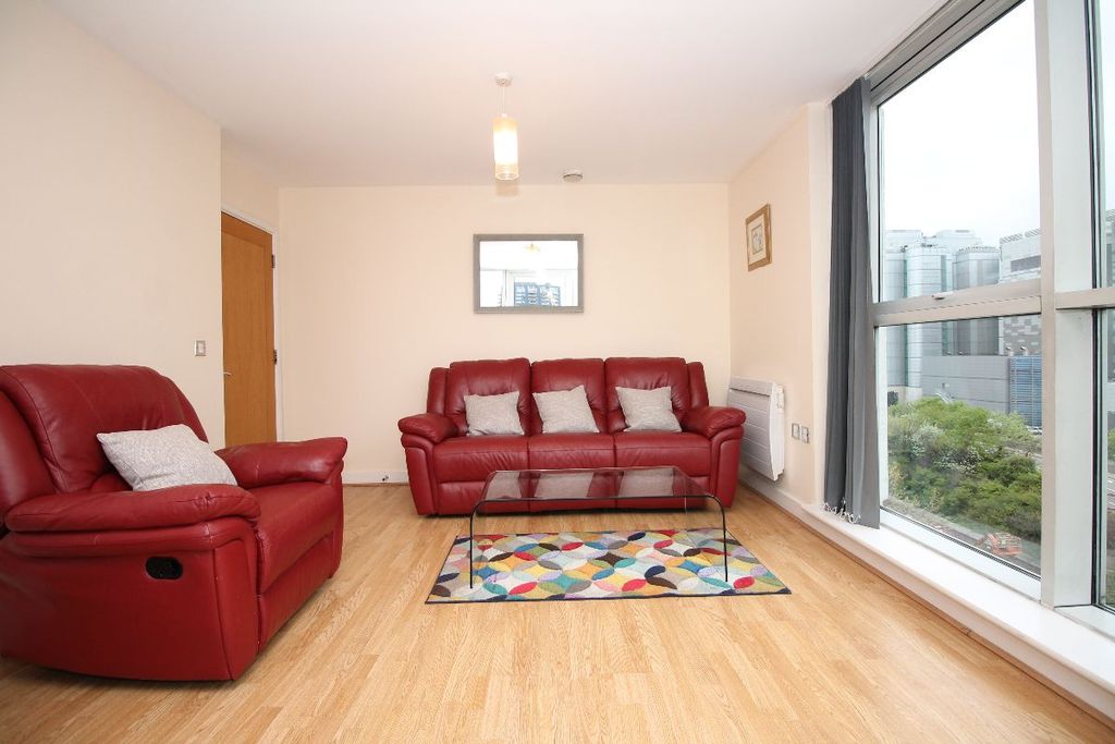 Property photo 2 of 37