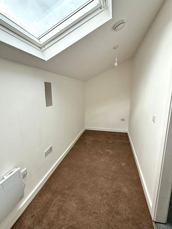Property photo 3 of 6 Bedroom