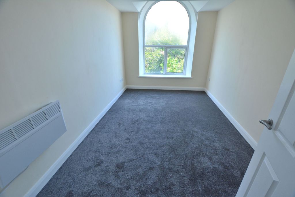 Property photo 2 of 42