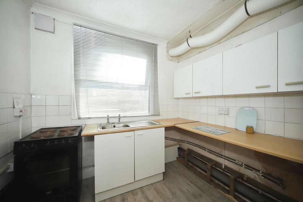 Property photo 2 of 17 Photo