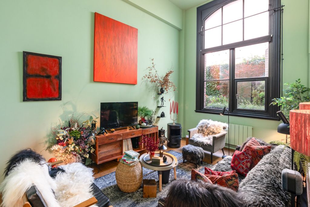 Property photo 3 of 23 4320296