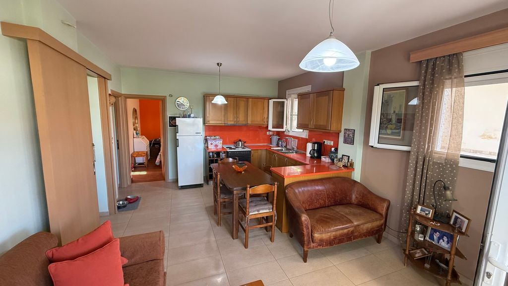 Property photo 2 of 21