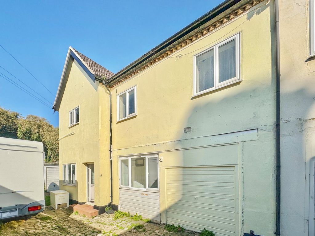 Property photo 2 of 13 Marine Parade Mews