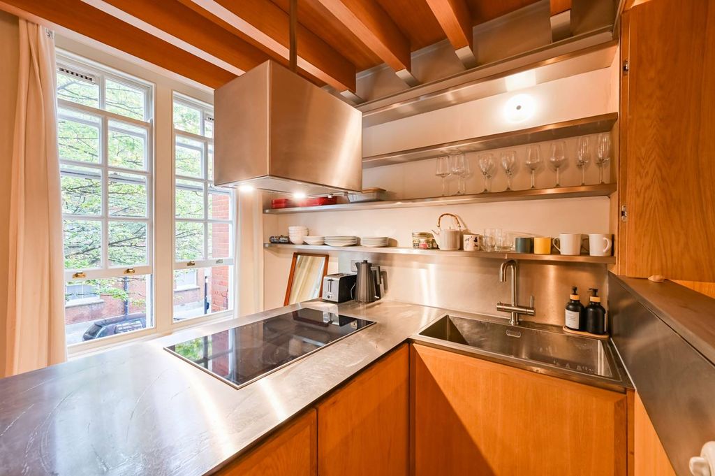 Property photo 3 of 25