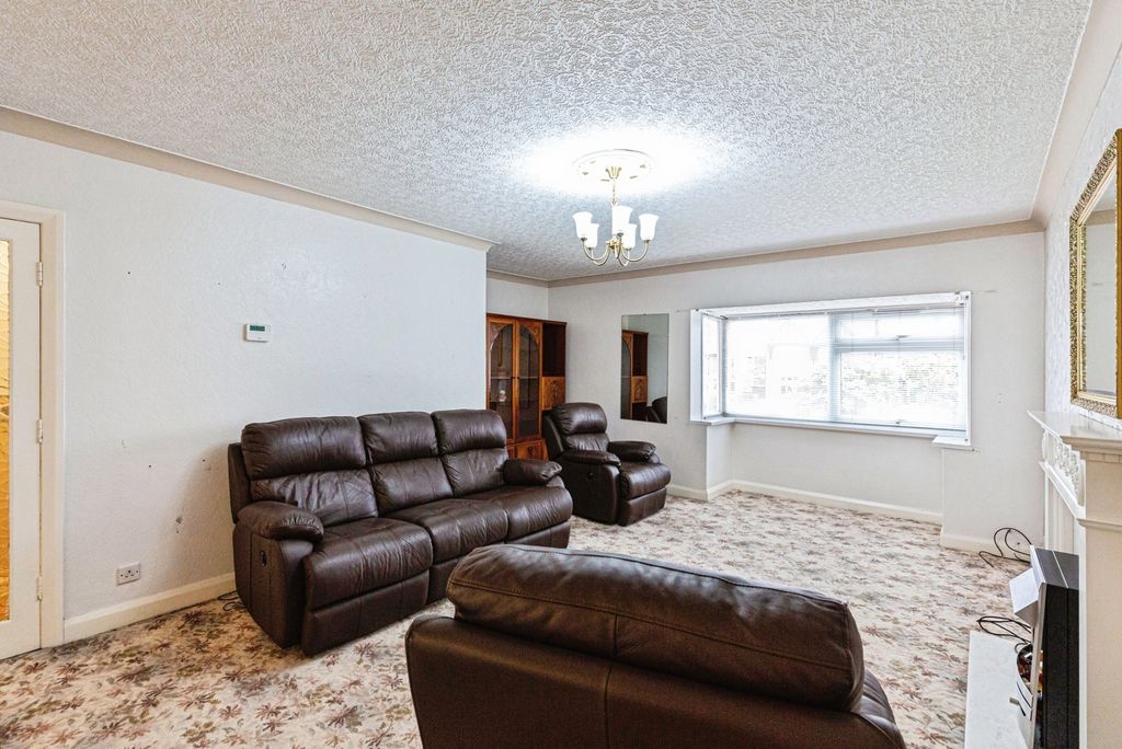 Property photo 2 of 16 Photo