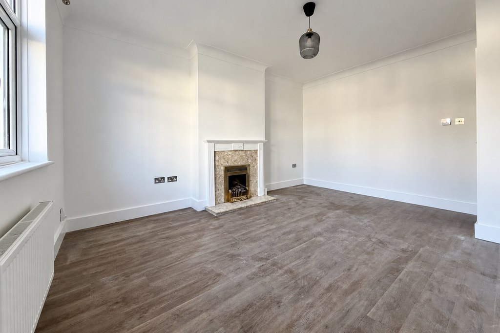 Property photo 2 of 10 3