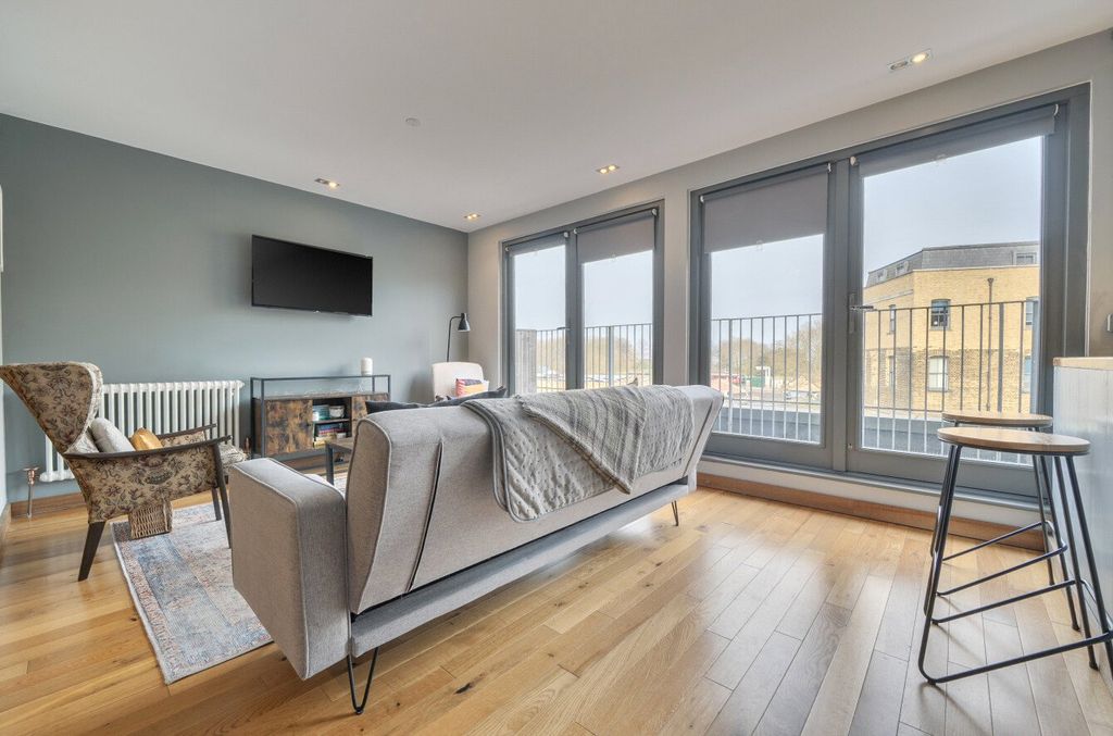 Property photo 2 of 16 Reception