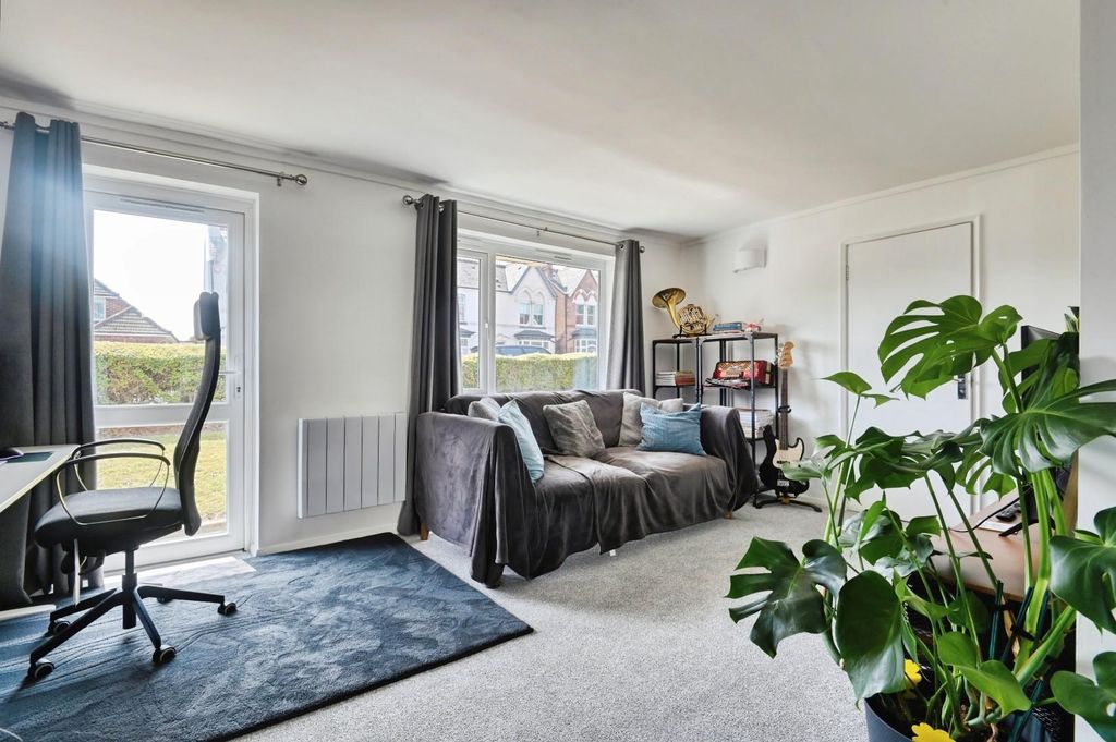 Property photo 3 of 21 1Bro12.Jpg