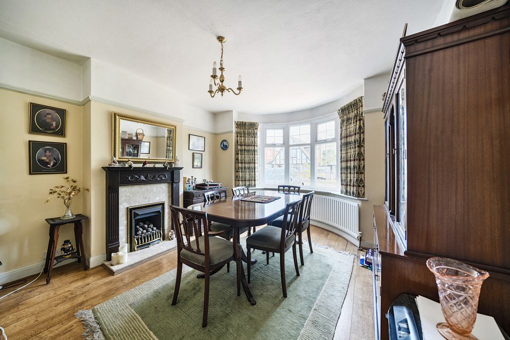 Property photo 3 of 17 1311318-1-6851B5E...