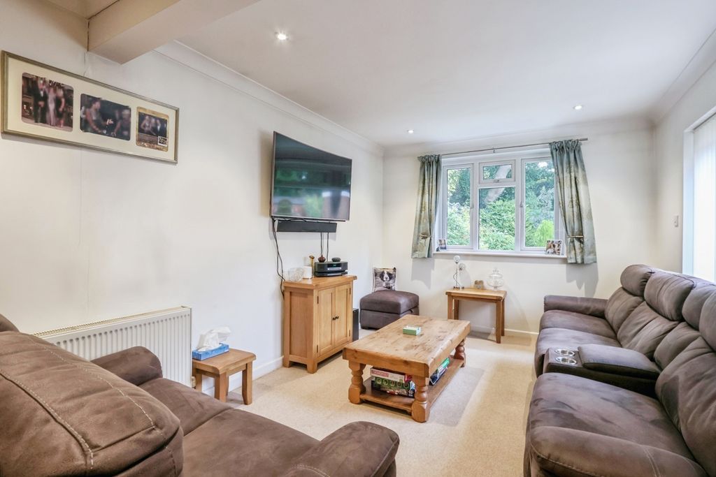 Property photo 3 of 17 Photo