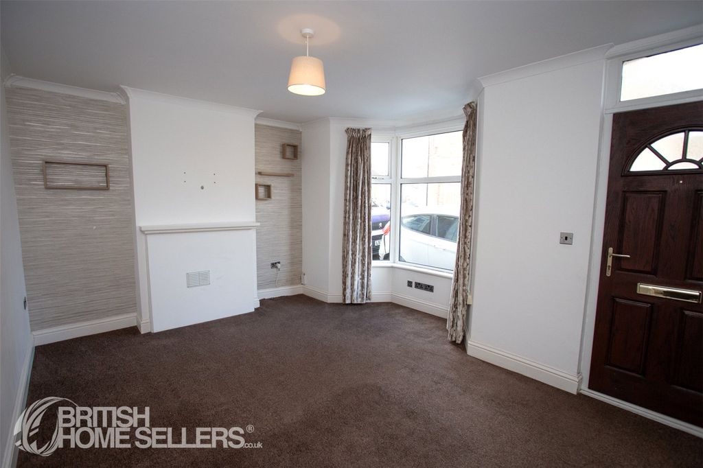 Property photo 2 of 17 4