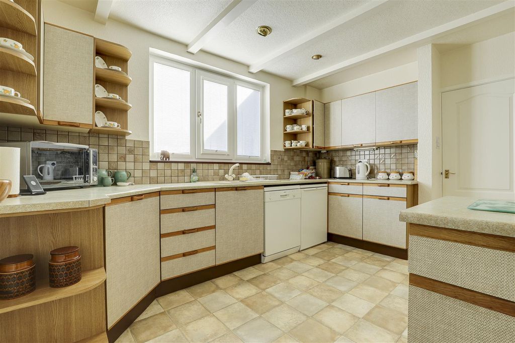 Property photo 3 of 27 06.Jpg
