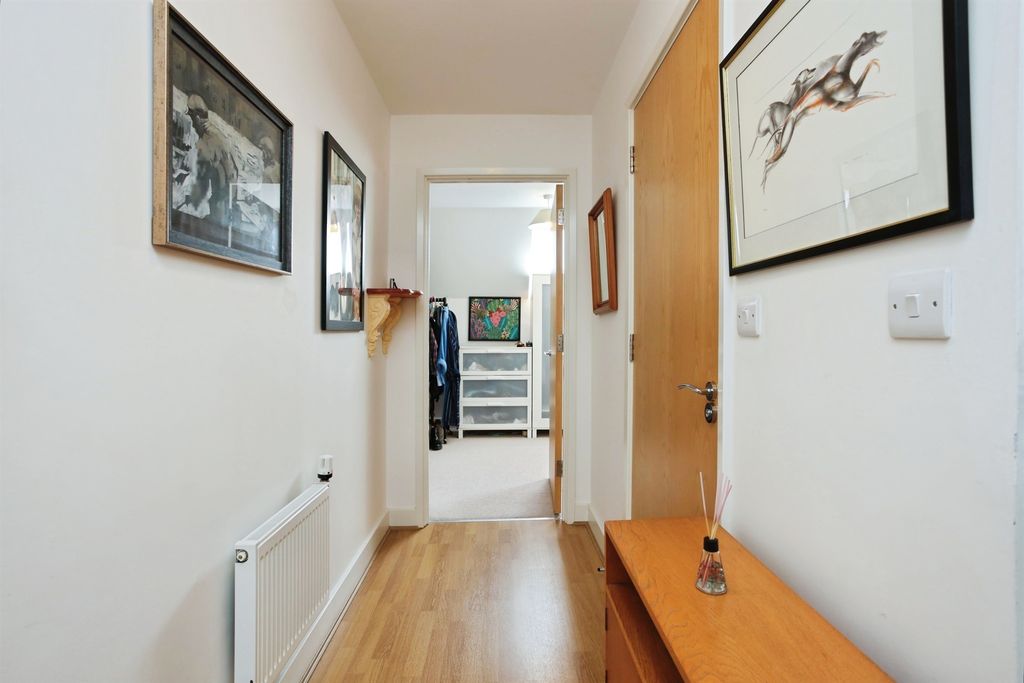 Property photo 3 of 22