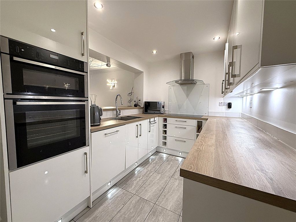 Property photo 2 of 17 Picture No. 05