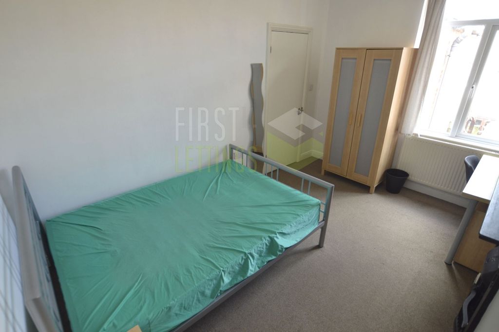 Property photo 2 of 10 Photo 12