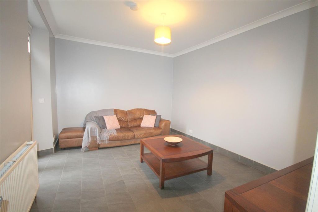 Property photo 1 of 14 Lounge.Jpg