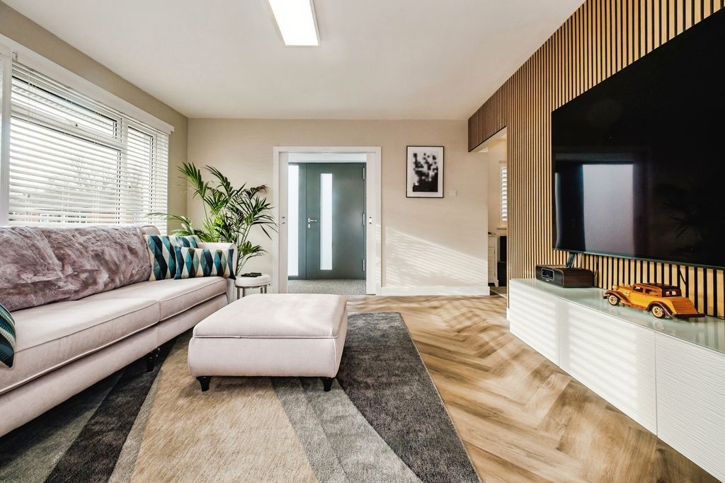 Property photo 3 of 20 Pbox-Img.Jpg