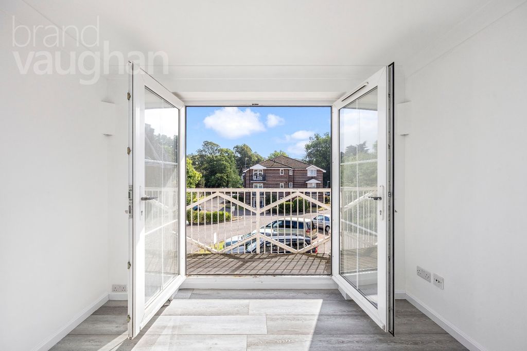 Property photo 3 of 21 Picture No. 10