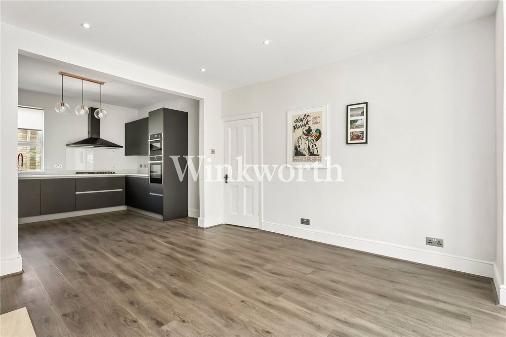 Property photo 1 of 14 Picture No. 09