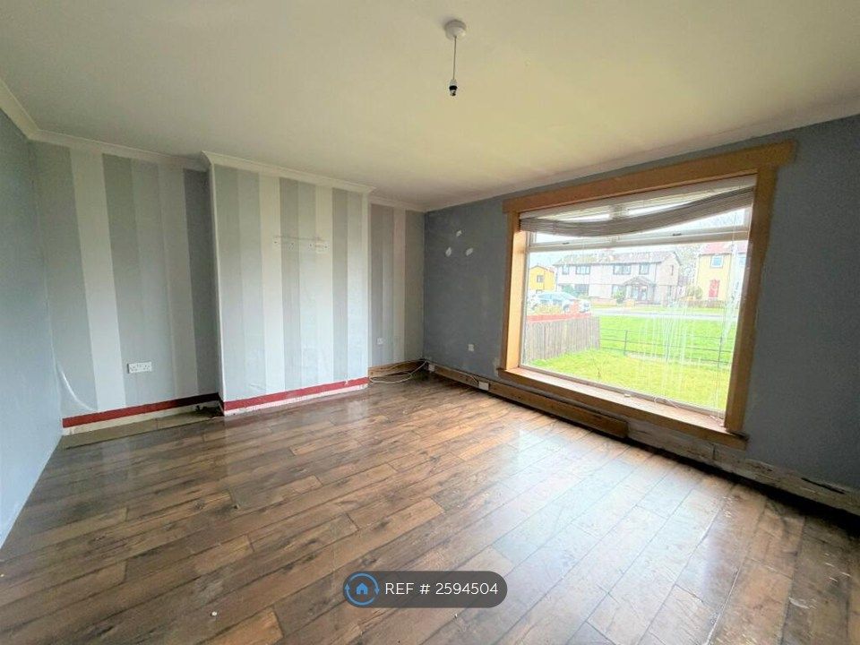 Property photo 2 of 10 Living Room
