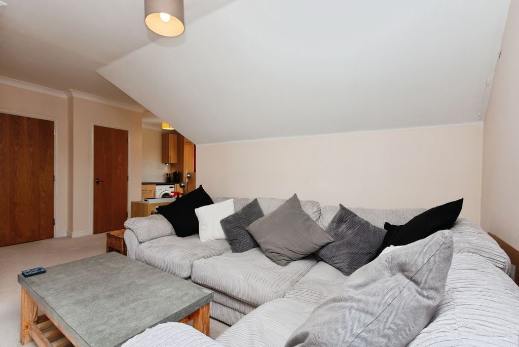 Property photo 2 of 17 Pbox-Img.Jpg