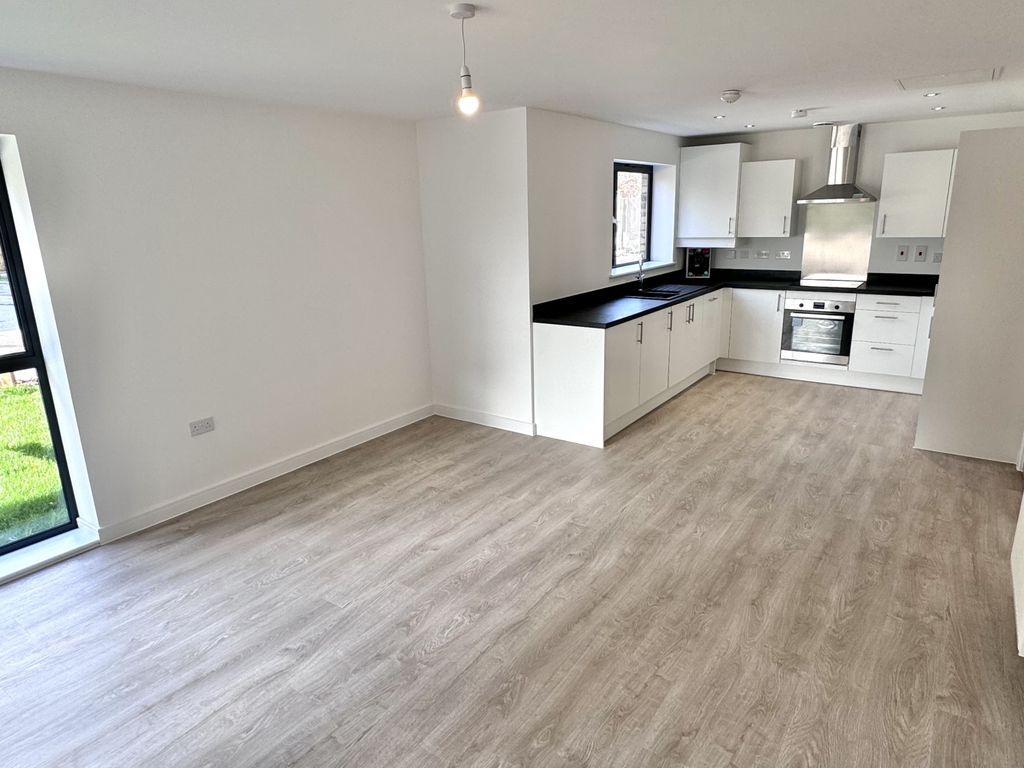 Property photo 2 of 13 Img_1334