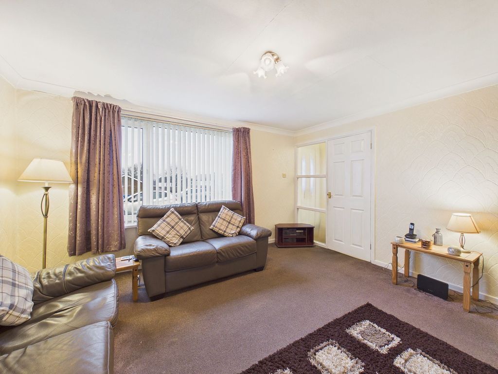 Property photo 2 of 12 Lounge