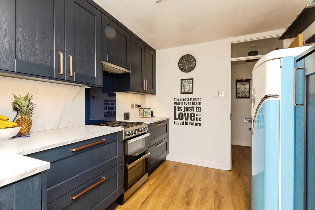 Property photo 2 of 18 Kitchen