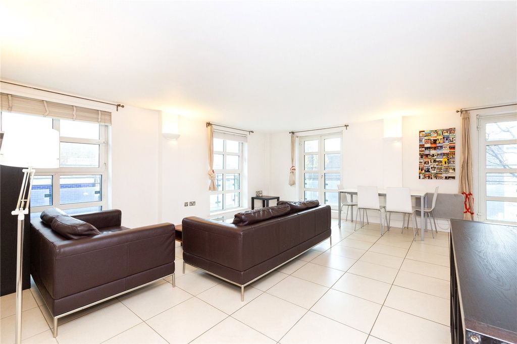 Property photo 3 of 13 Picture No. 02