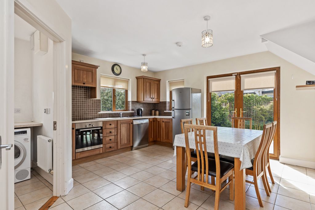 Property photo 3 of 27