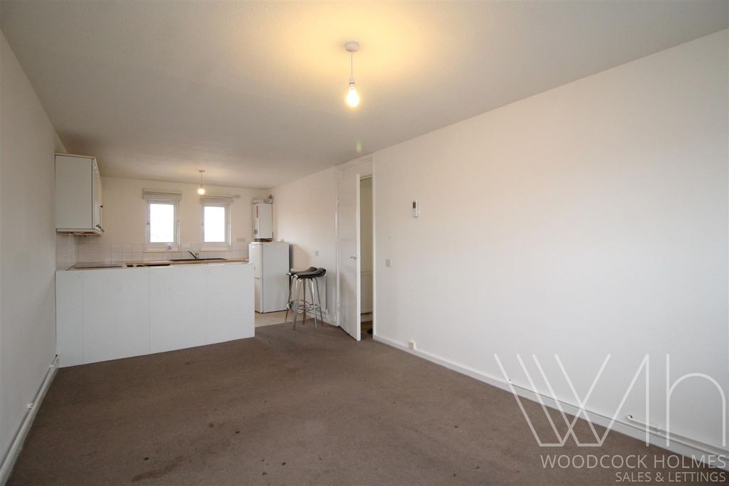 Property photo 3 of 8 Kitchen Diner .Jpg