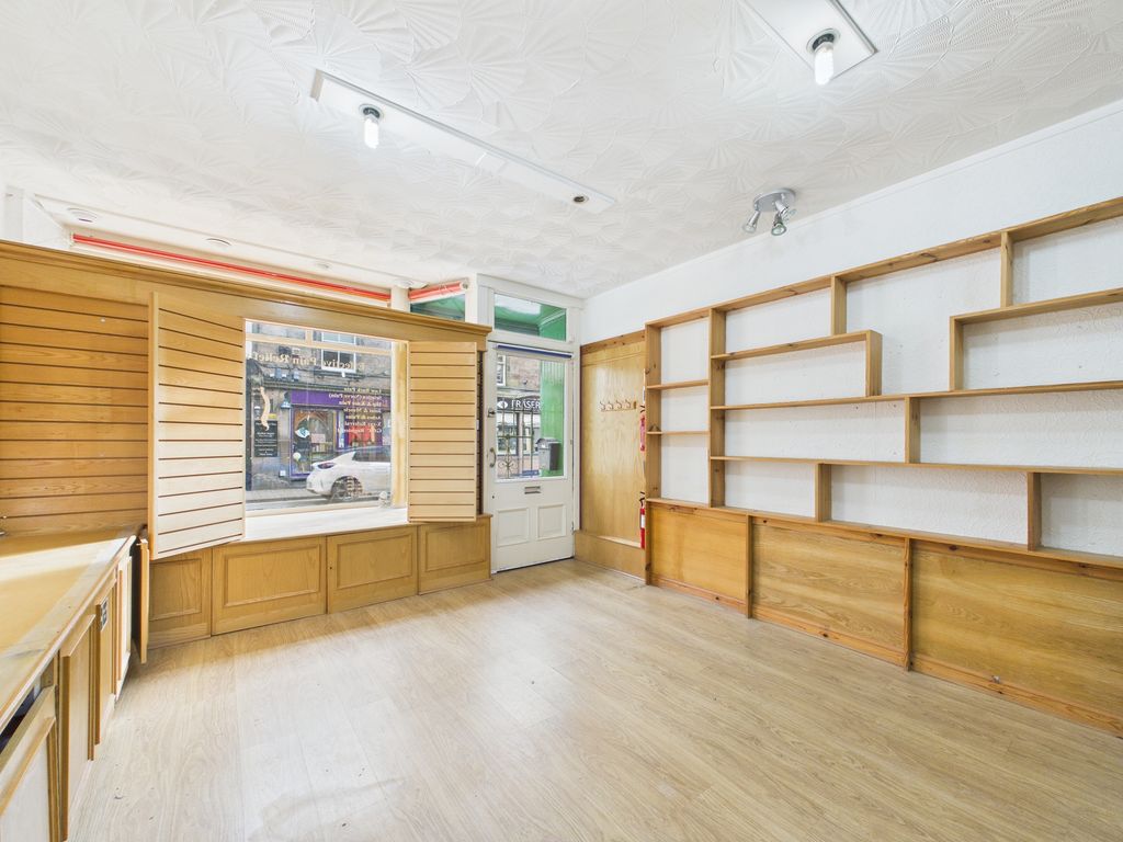 Property photo 3 of 12 Cam03481G0-Pr0131-Still003