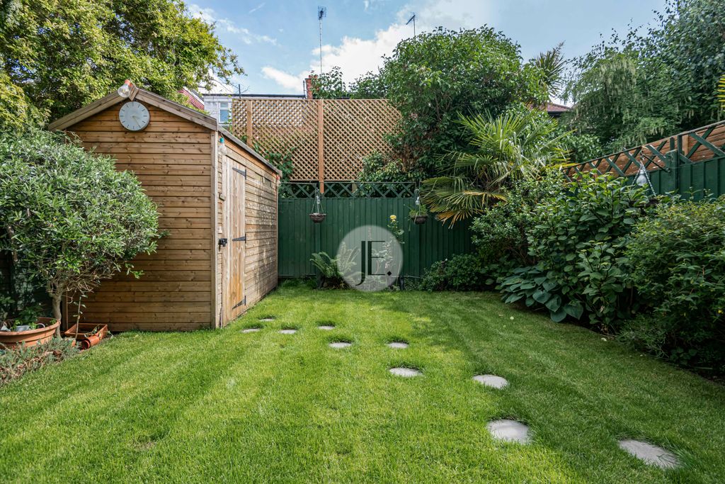 Property photo 1 of 23