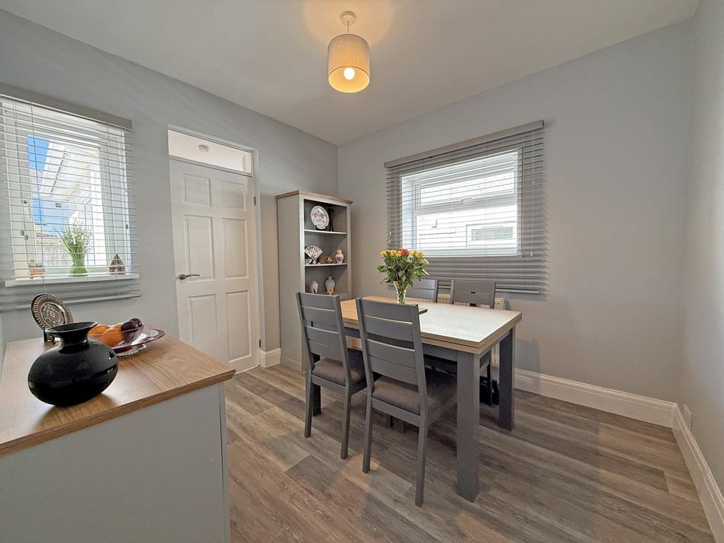 Property photo 3 of 20 Coleridge Avenue 23 - Dining Room Front.Jpg