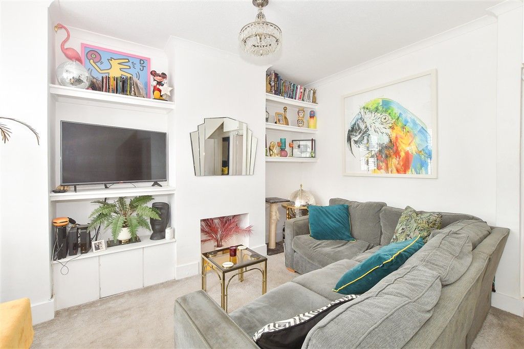 Property photo 1 of 10 Lounge