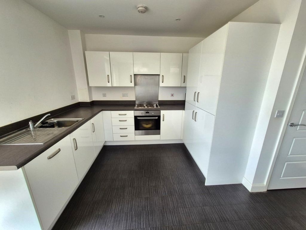 Property photo 2 of 6 5 Albers