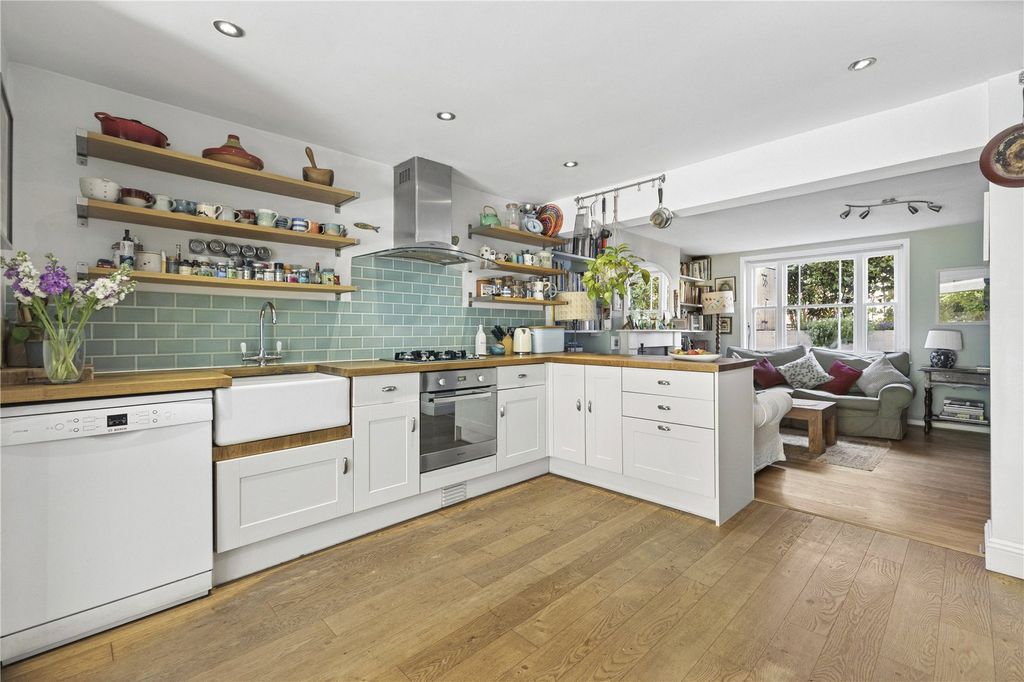 Property photo 3 of 19 Kitchen/Dining Room