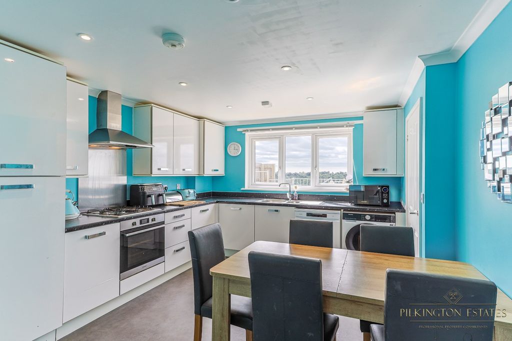 Property photo 2 of 11 4436604