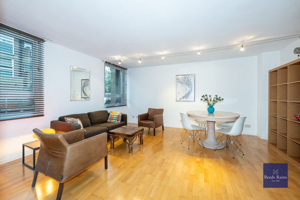 Property photo 1 of 13 Reception