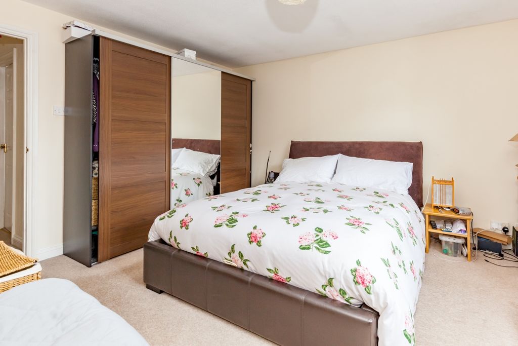 Property photo 1 of 7 82512